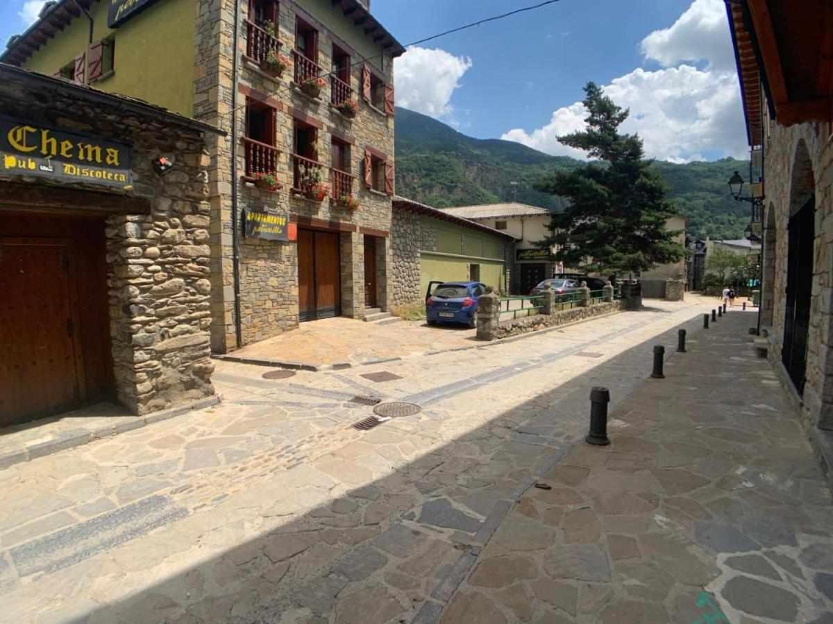 Otium Apartamentos Borda Siete Benasque Exteriör bild